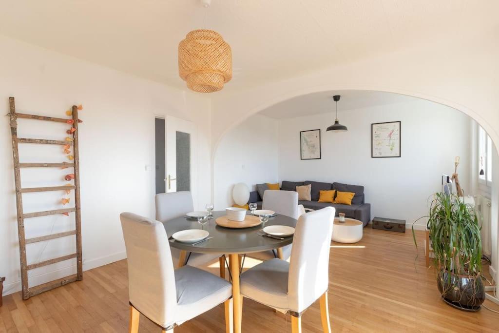 Cabana & Grand Appartement Cosy - Parking & Balcon Villefranche-sur-Saône Extérieur photo