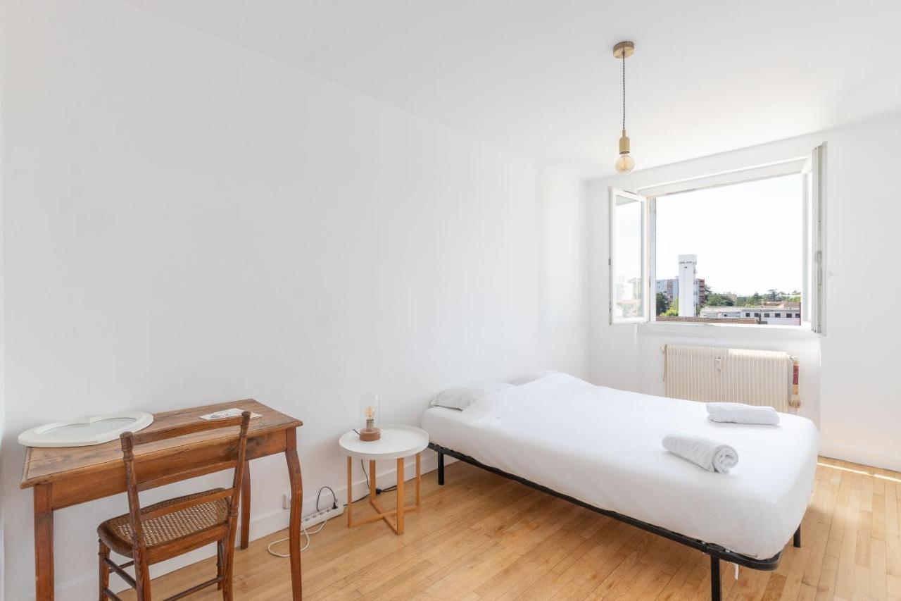 Cabana & Grand Appartement Cosy - Parking & Balcon Villefranche-sur-Saône Extérieur photo